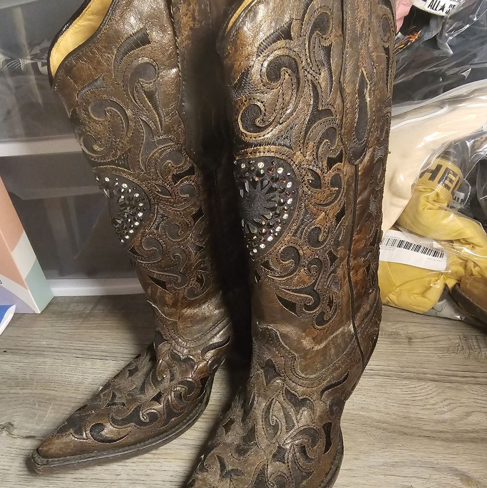 Corral boots